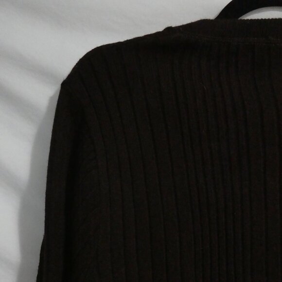 WOLSEY INTERNATIONAL MAN | medium | Ribbed Chocolate Brown V-Neck Sweater - Picture 9 of 14